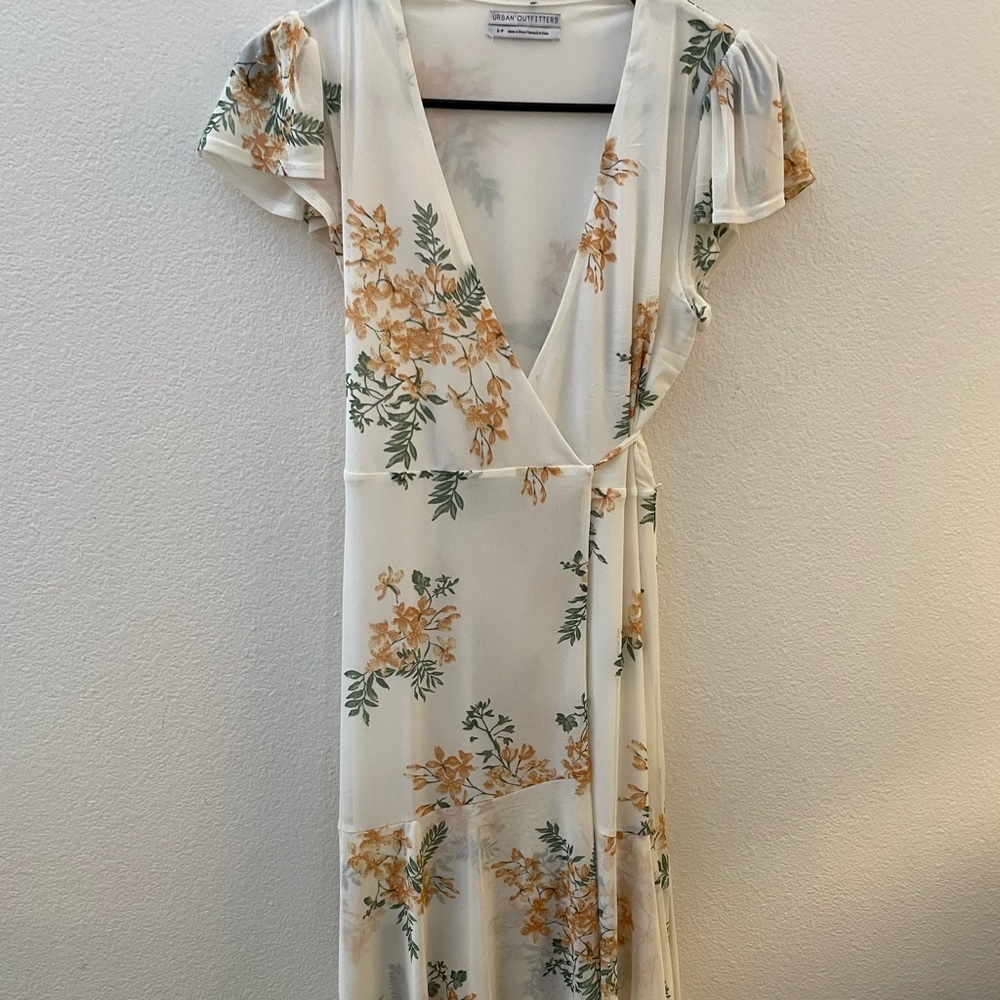 Flowy floral cross tie adjustable dress